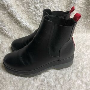Mia Cayson Black synthetic leather Ankle boots Red back strap chunky sole SZ8.5M